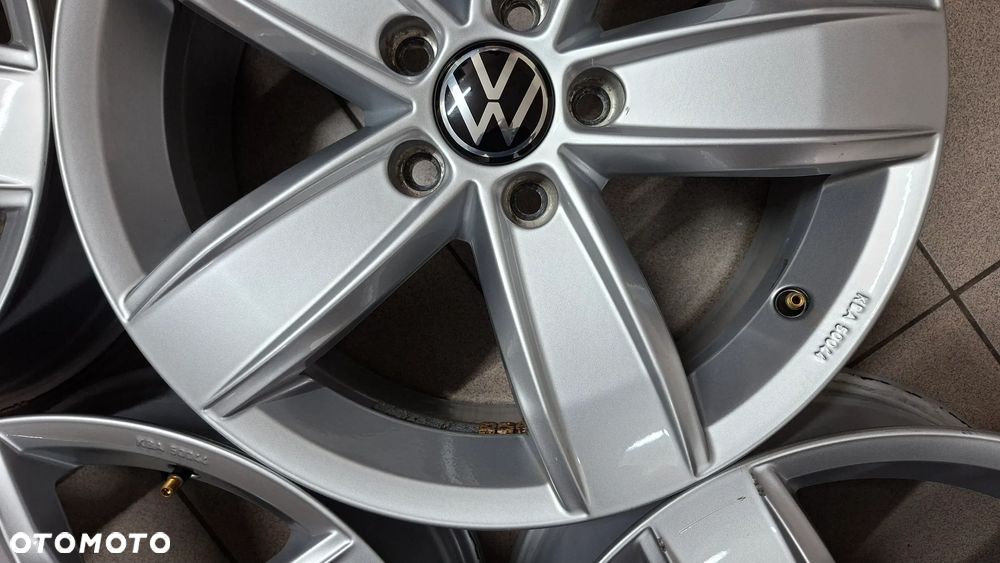 Felgi Aluminiowe 17 VW Passat B8 5x112 ET 41 Corvara - 9