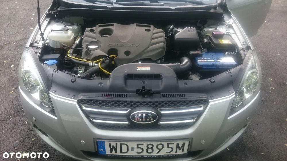 Kia Ceed 2.0 crdi Optimum + - 6