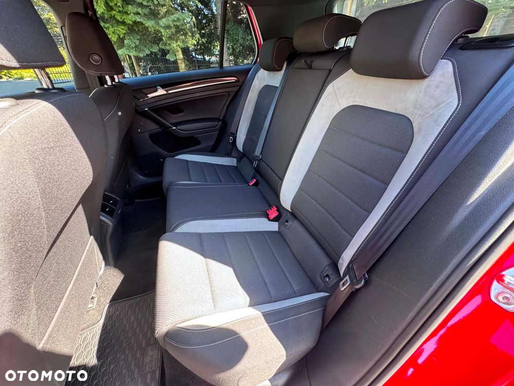 Volkswagen Golf - 14