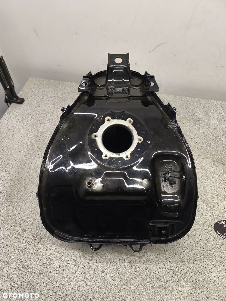 Bak, zbiornik paliwa KTM 125 Duke - 29