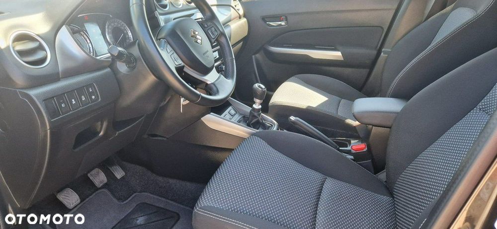 Suzuki Vitara - 25