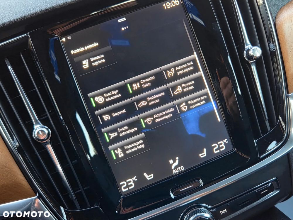 Volvo S90 D4 AWD Geartronic Inscription - 25