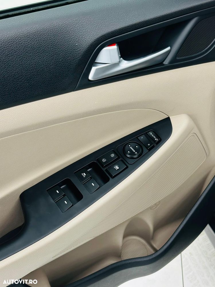 Hyundai Tucson blue 1.7 CRDi 2WD Passion Plus - 12