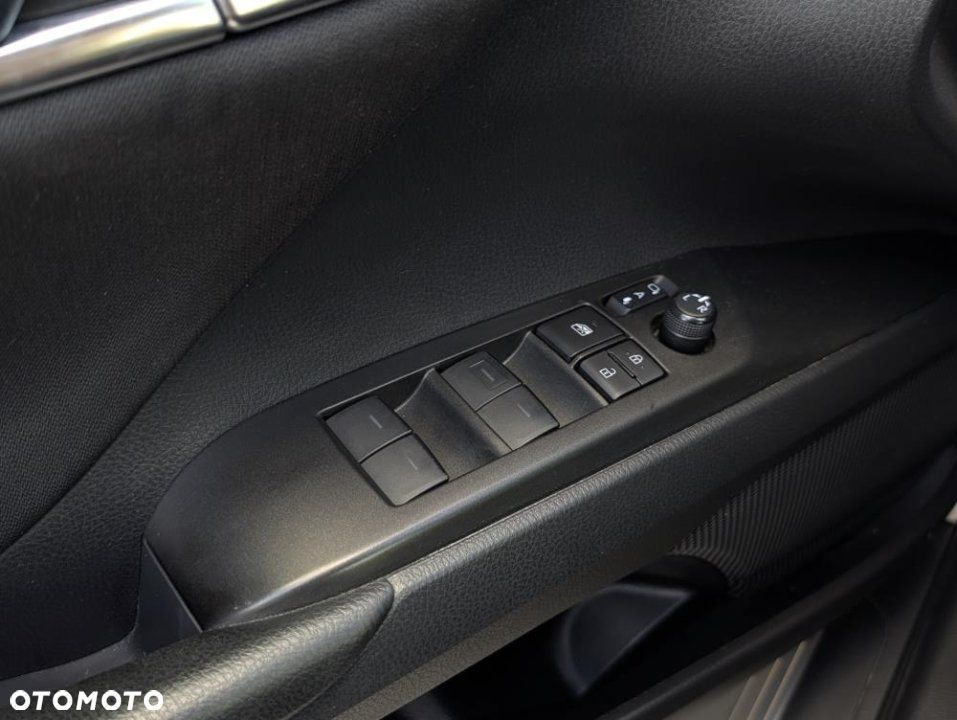 Toyota Camry - 18