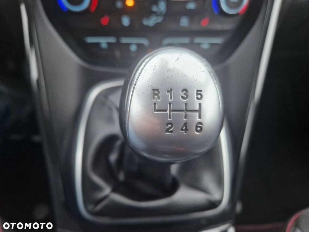 Ford Kuga 1.5 EcoBoost 2x4 ST-Line - 14