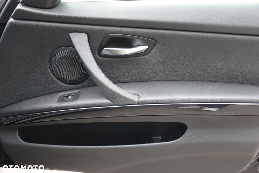 BMW Seria 3 318d DPF Edition Exclusive - 24