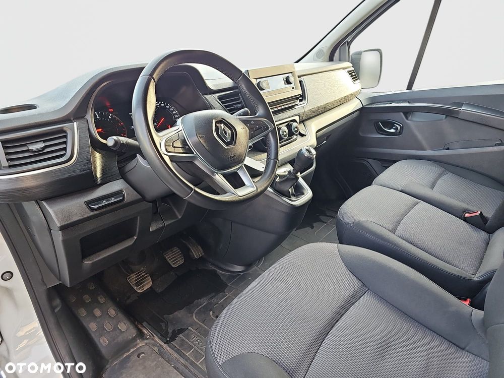 Renault Trafic 2.0 dCi - 10