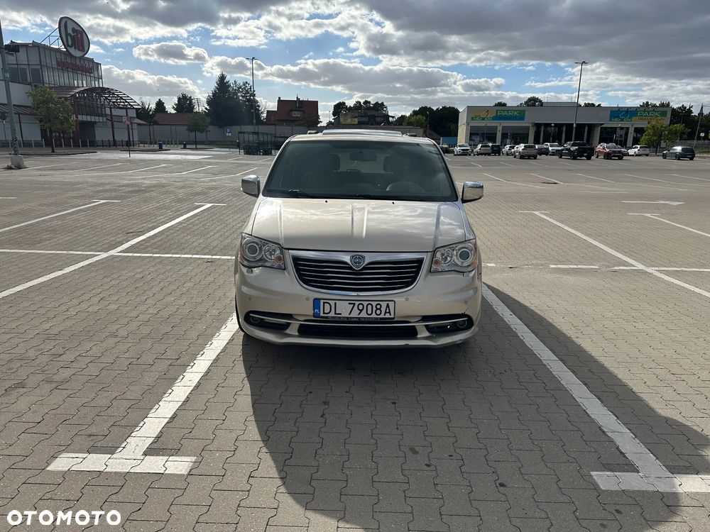 Lancia Voyager 3.6 Gold - 4
