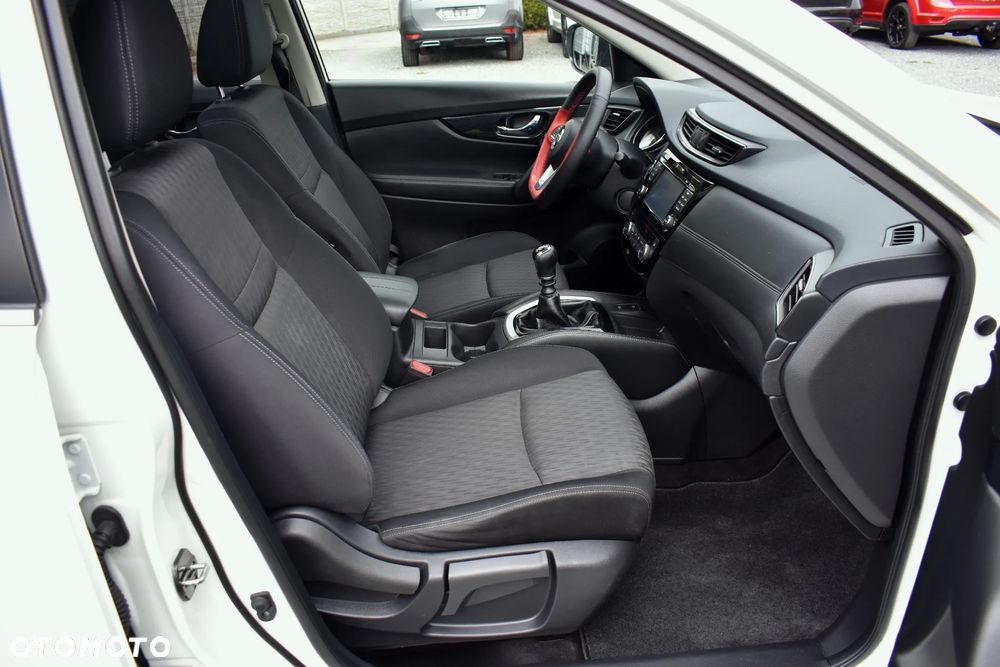 Nissan X-Trail 1.6 DIG-T N-Vision - 32