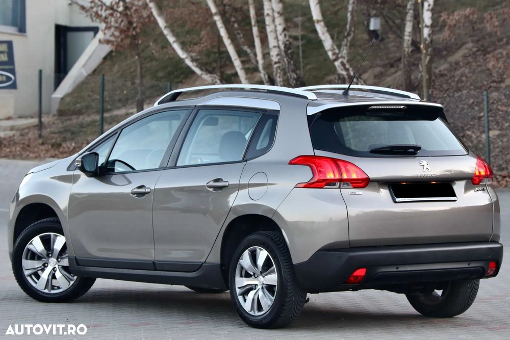 Peugeot 2008 1.2 L PureTech ETG Allure Aut. - 4