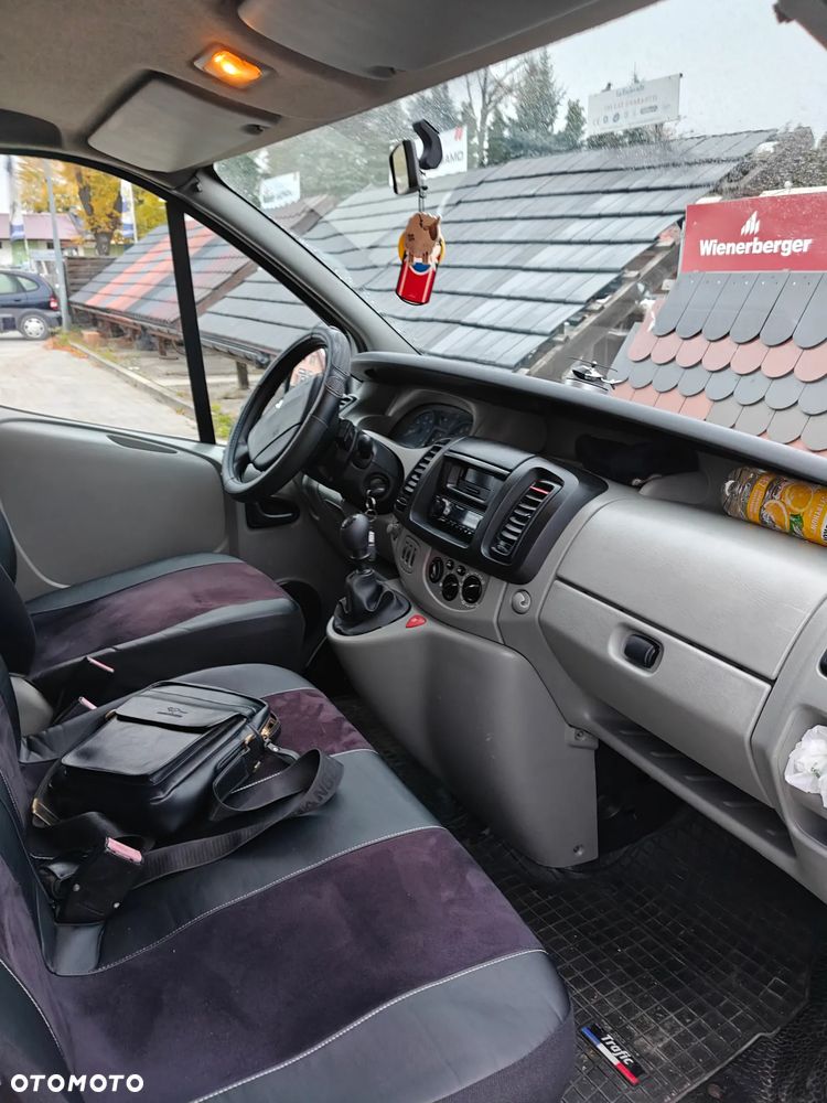 Renault Trafic 2004 photo 3