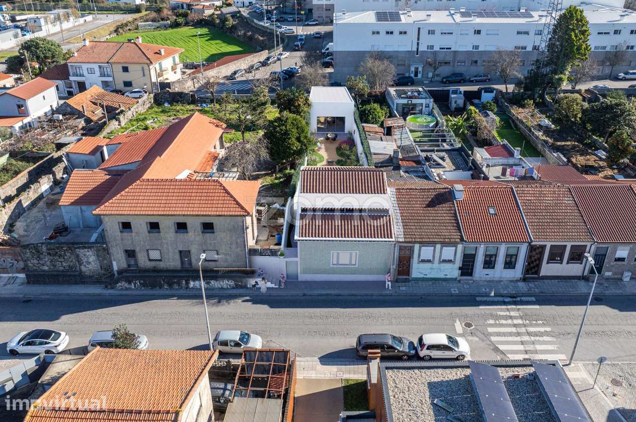 Moradia e terreno para construção na Rua de Recarei - Leça do Balio - Grande imagem: 2/23