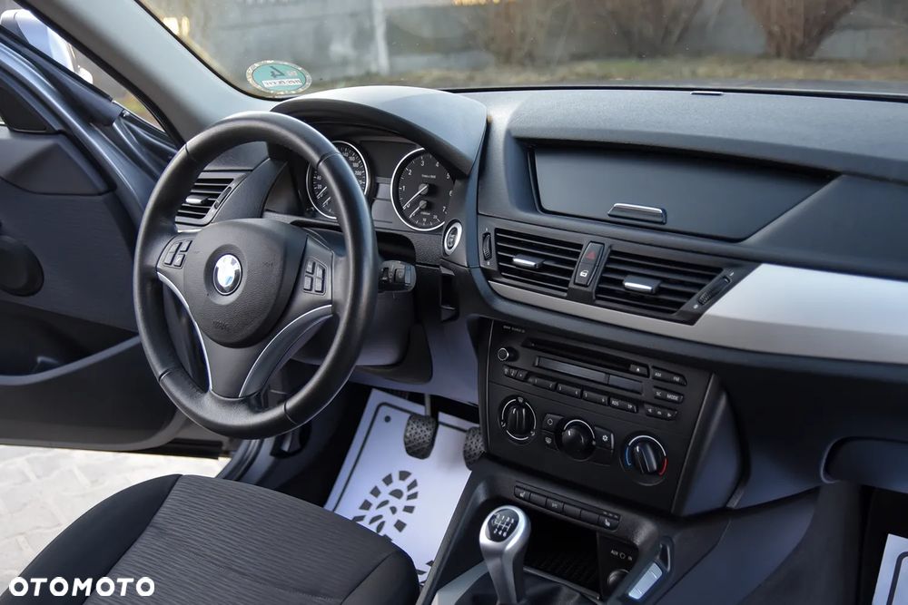 BMW X1 sDrive18i Sport Line - 37