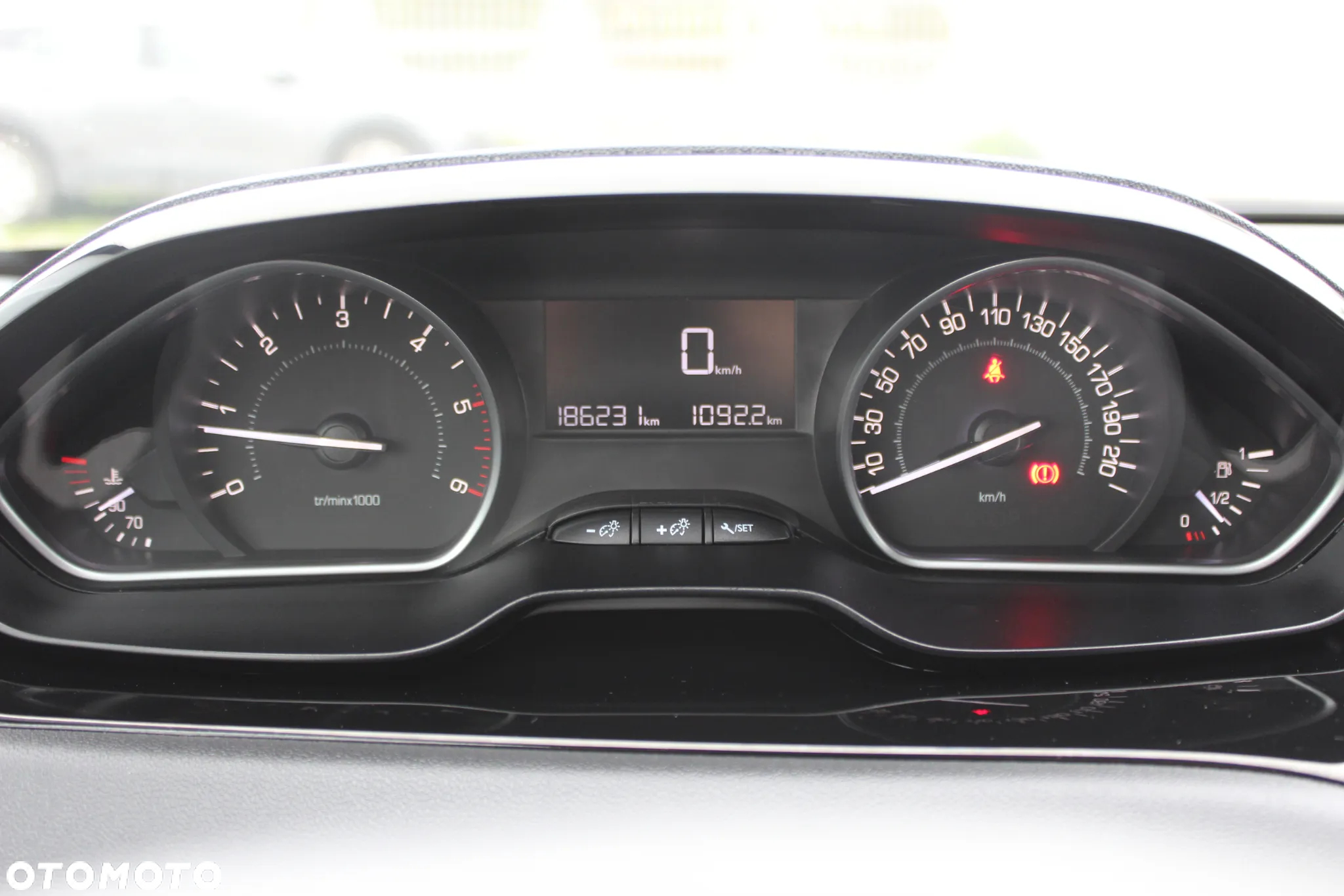 Peugeot 208 Blue-HDi 100 Stop&Start Active - 14