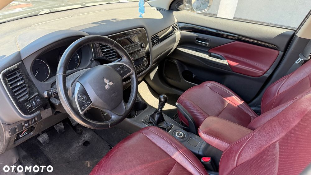 Mitsubishi Outlander 2.2 DI-D 4WD Plus - 9