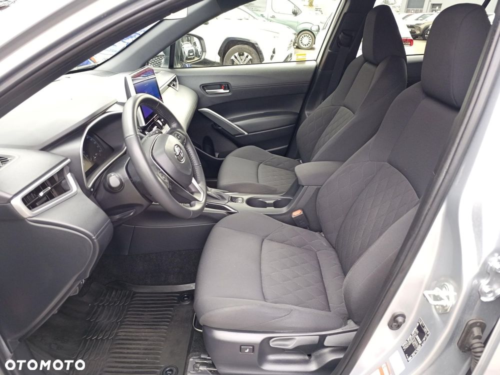 Toyota Corolla Cross - 13