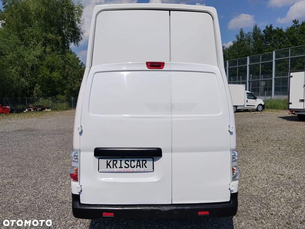 Nissan ENV 200 Maxi - 8