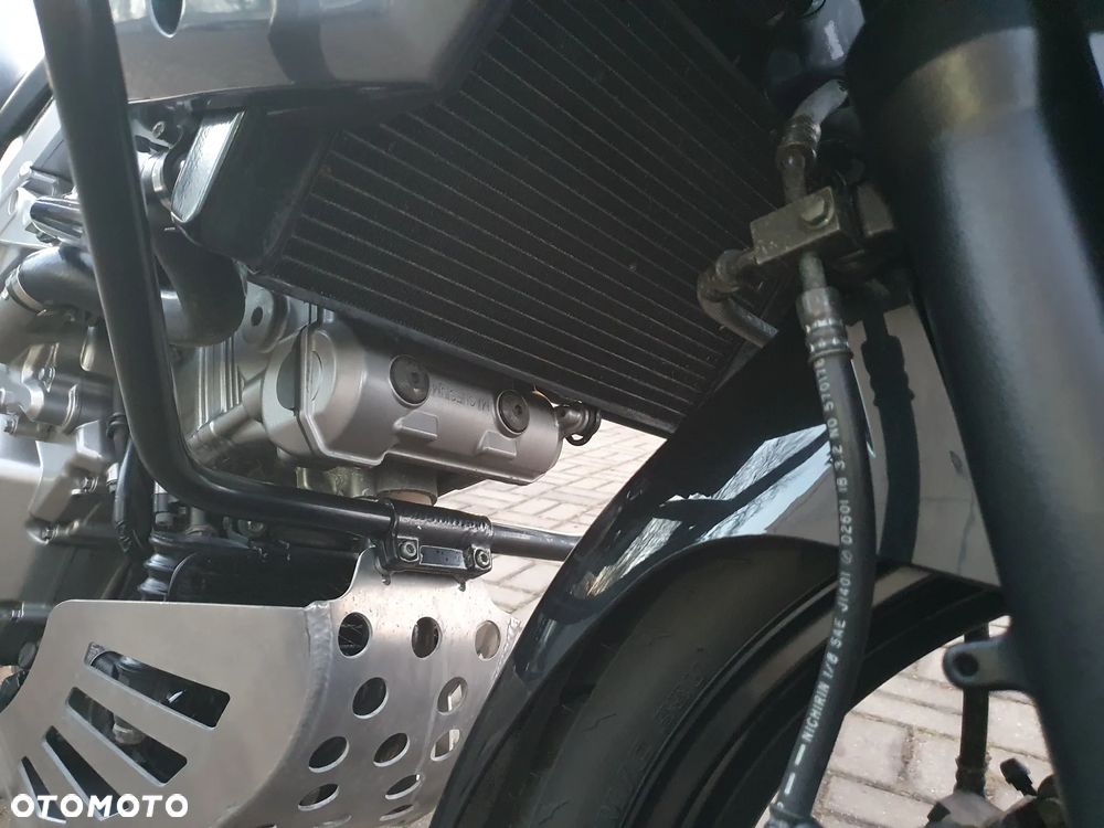 Suzuki V-STROM - 6