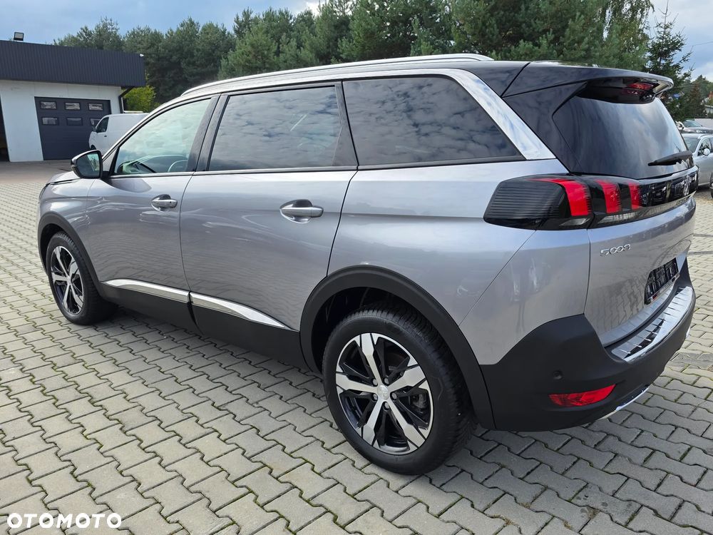 Peugeot 5008 - 5