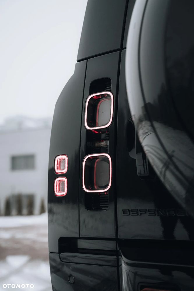 Land Rover Defender - 11