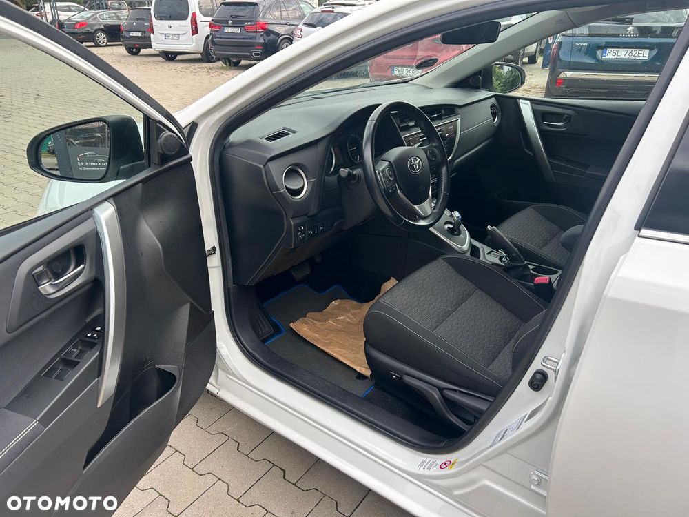 Toyota Auris - 17