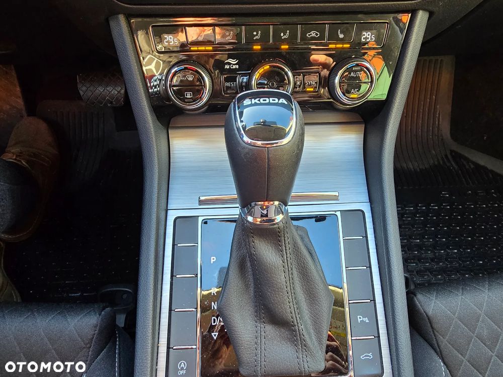 Skoda Superb 1.5 TSI Ambition DSG - 19