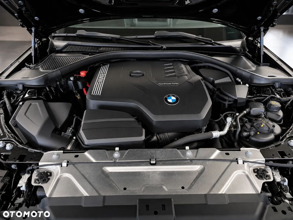 BMW Seria 3 330i xDrive M Sport - 16