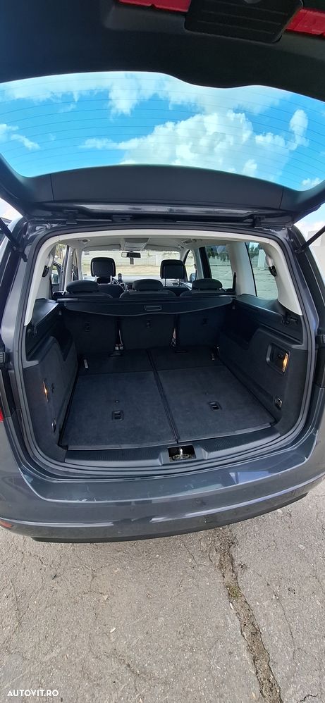 Volkswagen Sharan 2.0 TDI DSG 4MOTION Comfortline - 15