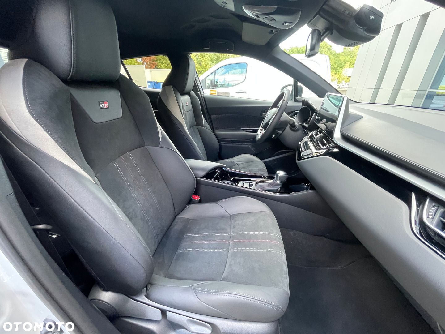 Toyota C-HR - 12