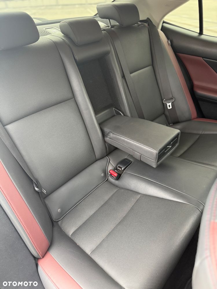 Lexus IS 200t / 300 Elegance - 8