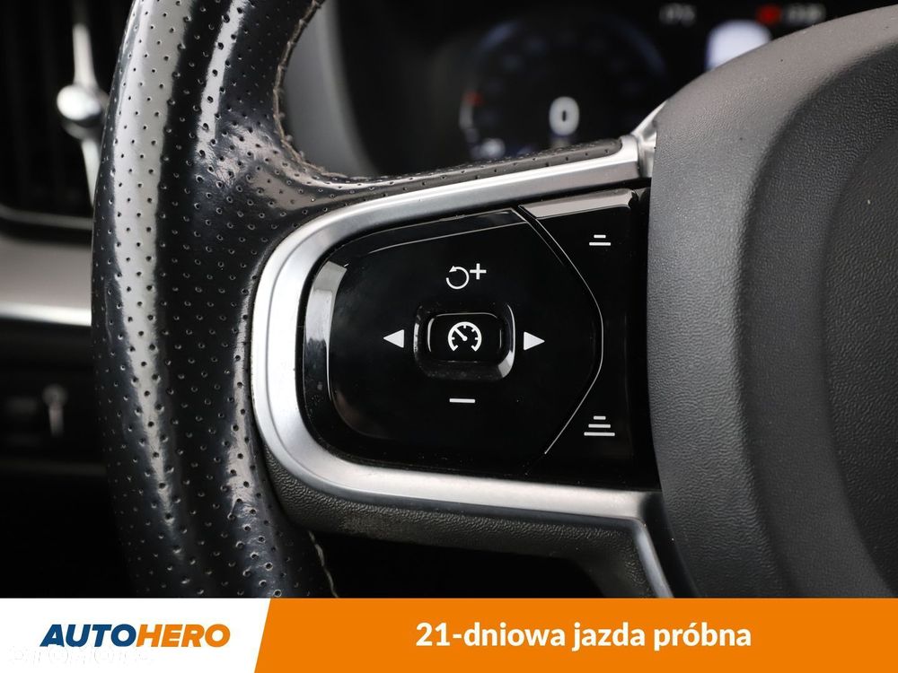 Volvo XC 60 D4 R-Design - 30