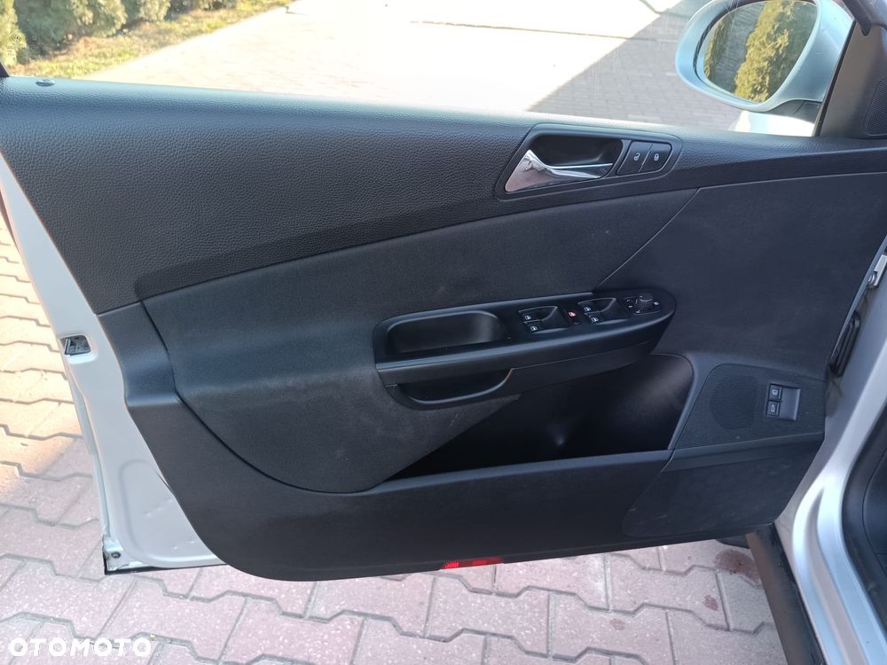 Volkswagen Passat 1.8 TSI Comfortline - 18