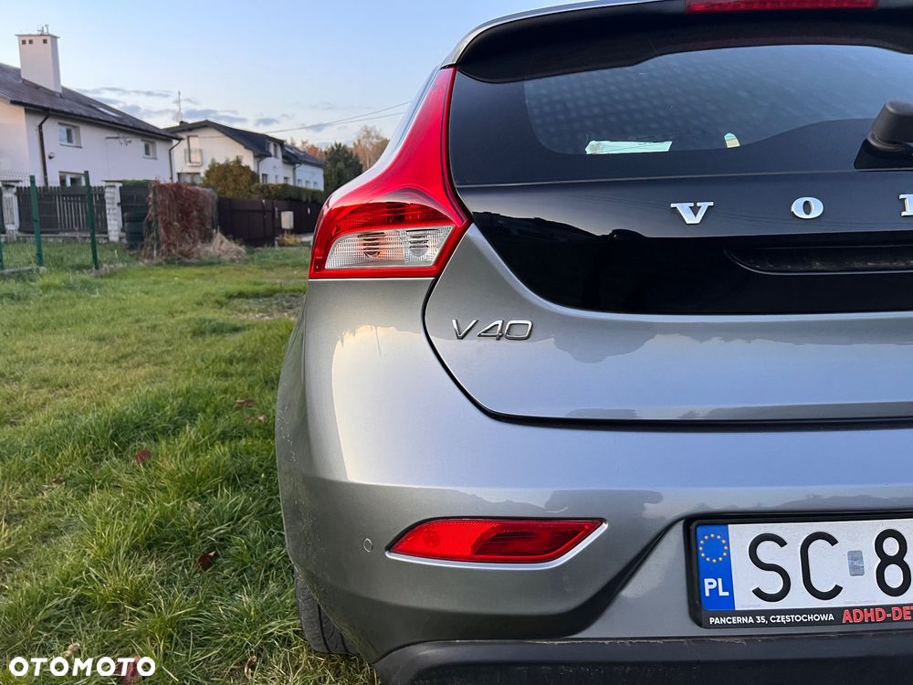 Volvo V40 D2 Momentum - 22