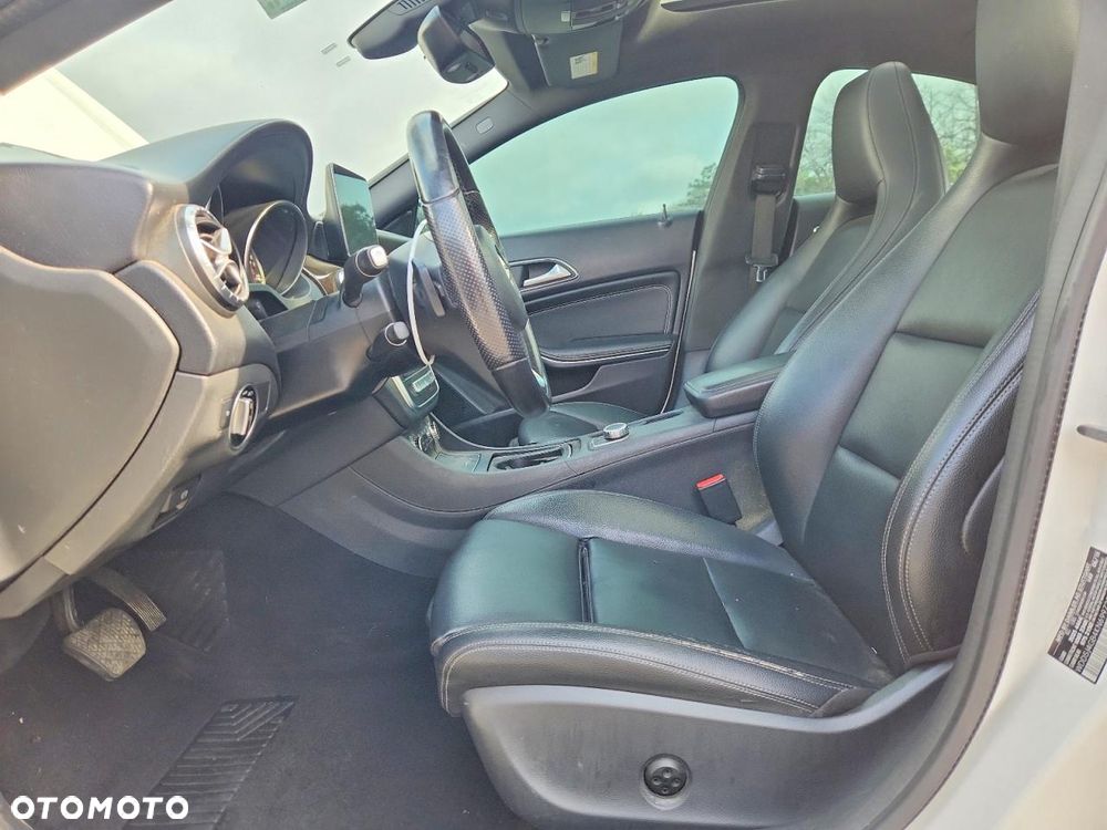 Mercedes-Benz CLA 250 4Matic 7G-DCT - 8