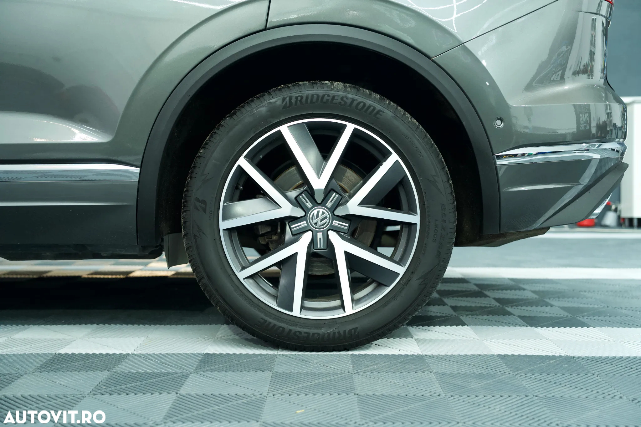 Volkswagen Touareg - 9