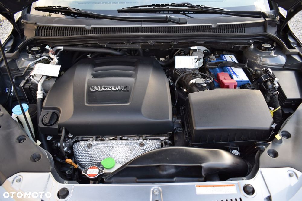 Suzuki Kizashi 2.4 Sport 4WD CVT - 12