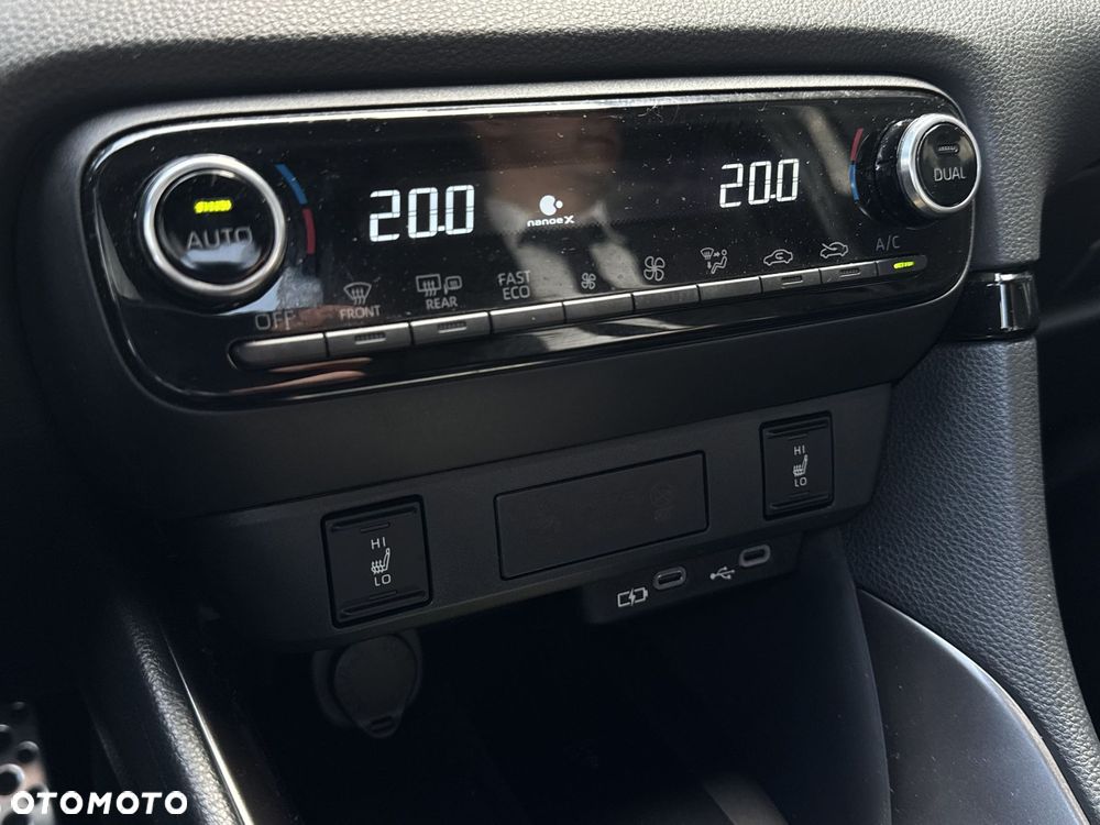 Toyota Yaris - 22