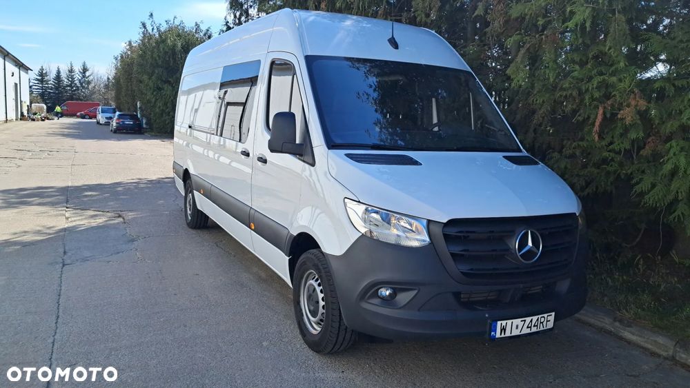 Mercedes-Benz Sprinter - 2