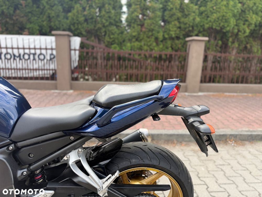 Yamaha FZ - 21