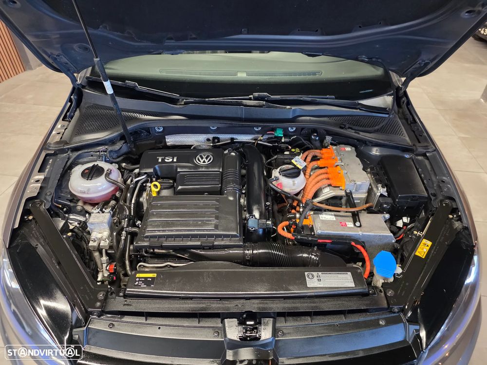 VW Golf 1.4 GTE Plug-In-Hybrid DSG - 12