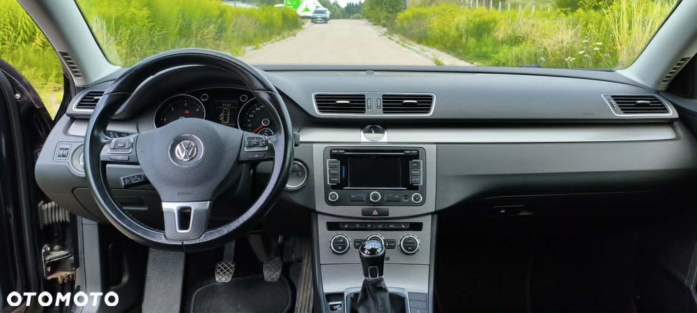 Volkswagen Passat 2.0 TDI BlueMotion Technology Comfortline - 9