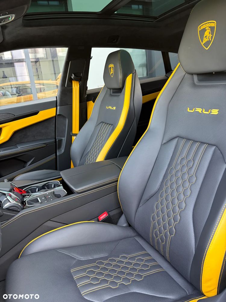 Lamborghini Urus - 29