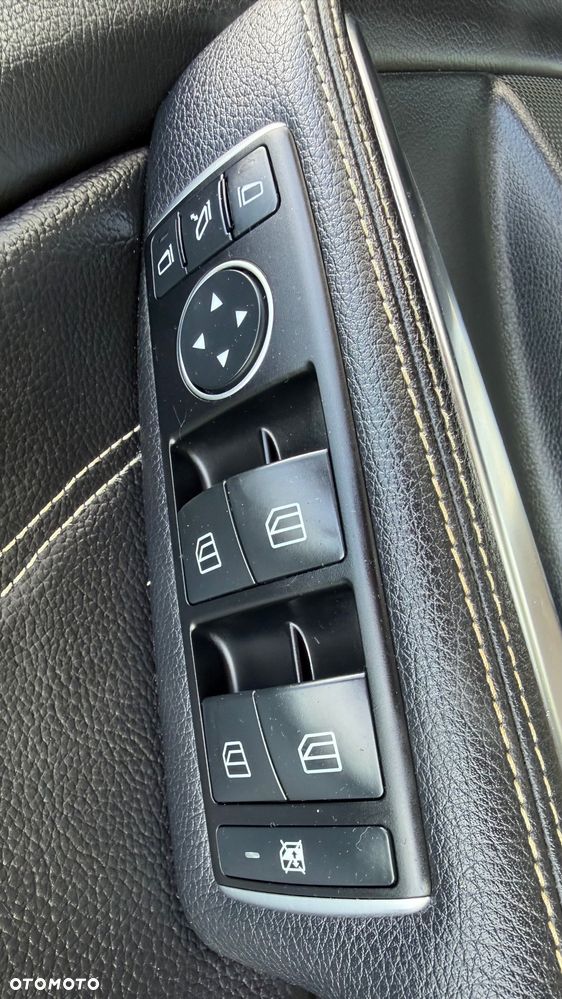 Mercedes-Benz Klasa A 180 7G-DCT SCORE - 33
