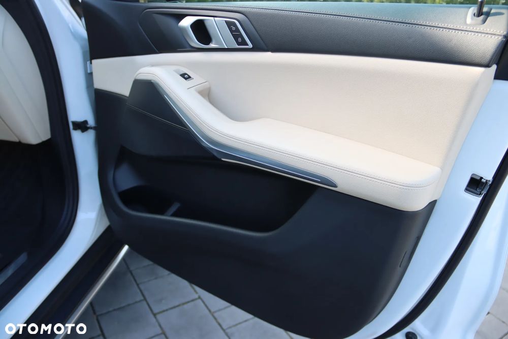 BMW X5 xDrive40i - 28