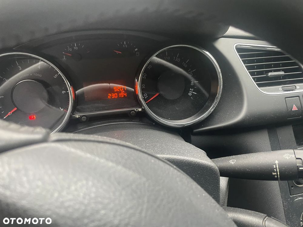 Peugeot 3008 1.6 Premium - 29