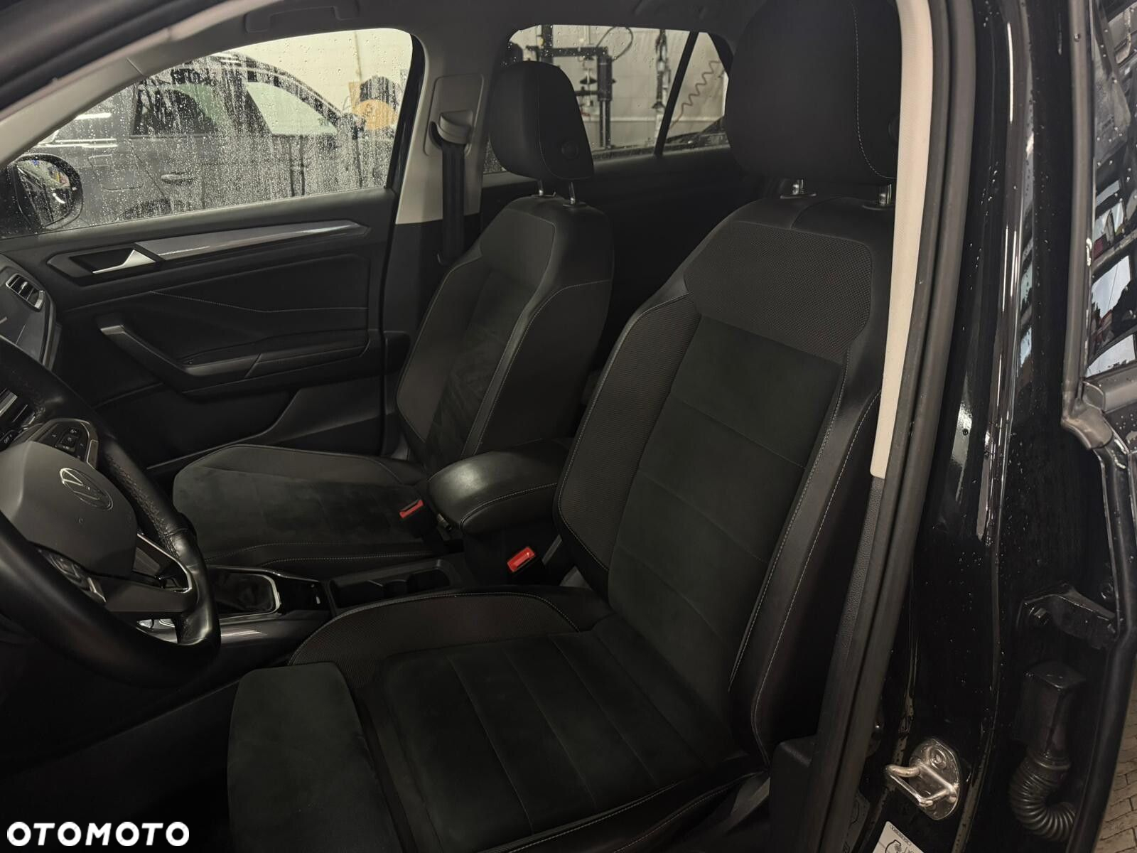 Volkswagen T-Roc - 16