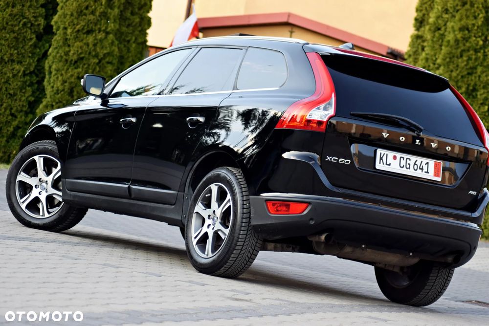 Volvo XC 60 3.2 AWD RDesign - 9