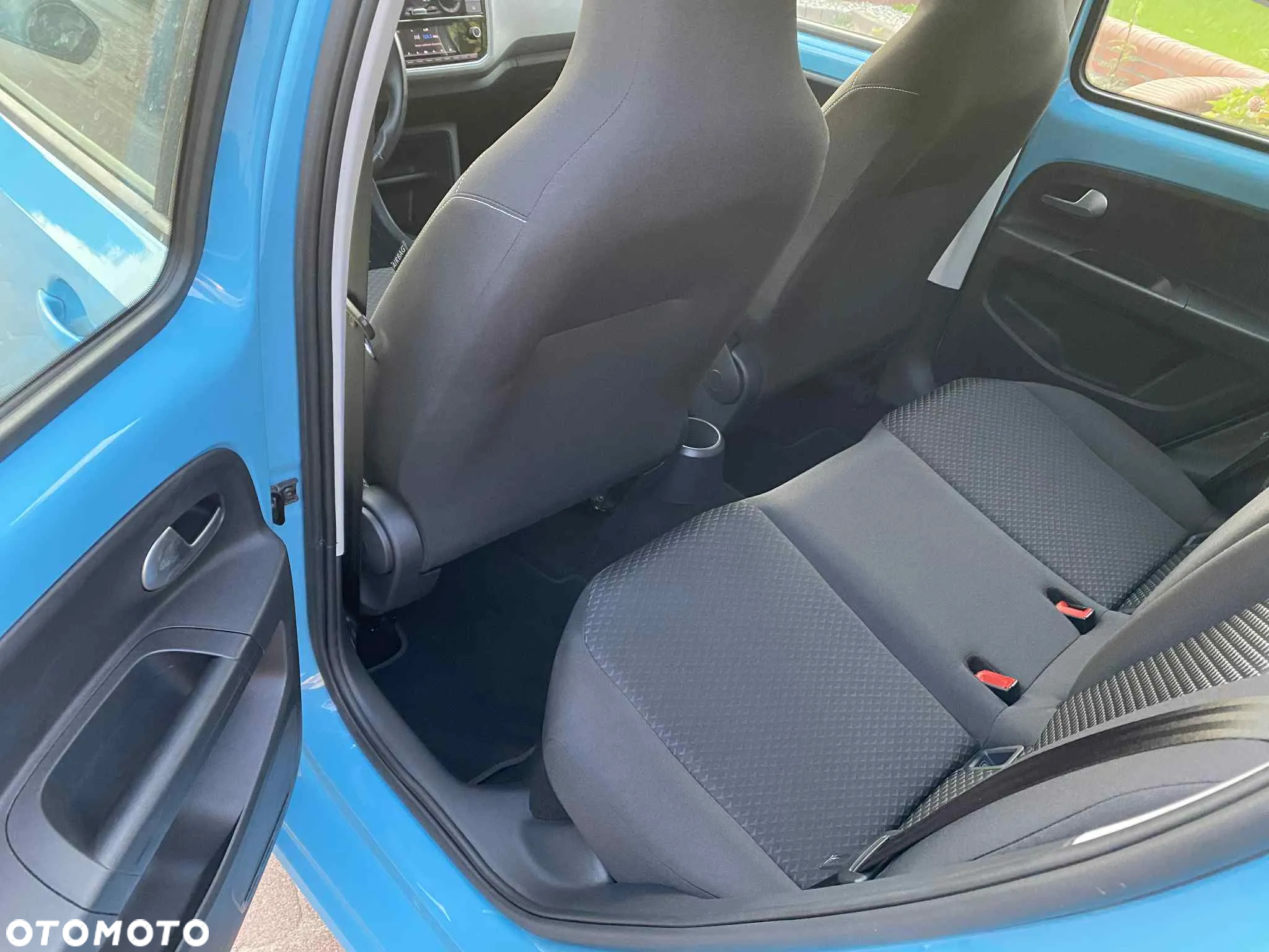 Volkswagen up! Active - 16
