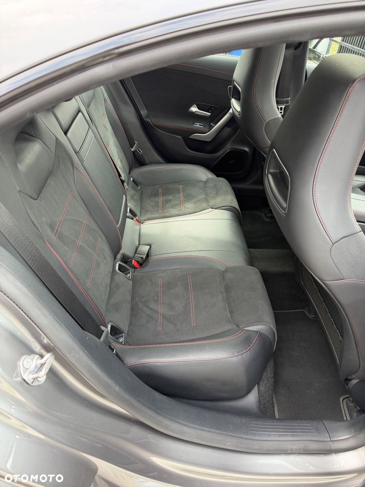 Mercedes-Benz CLA 250 4-Matic AMG Line 7G-DCT - 10