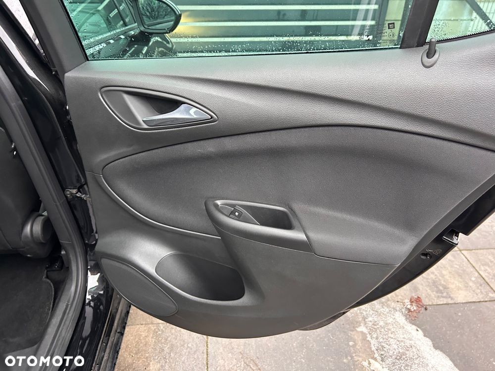 Opel Astra 1.4 Turbo Innovation - 32